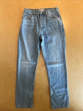Everlane 90’s Cheeky Jean- light wash